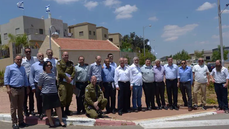 ראשי הרשויות עם האלוף מרדכי