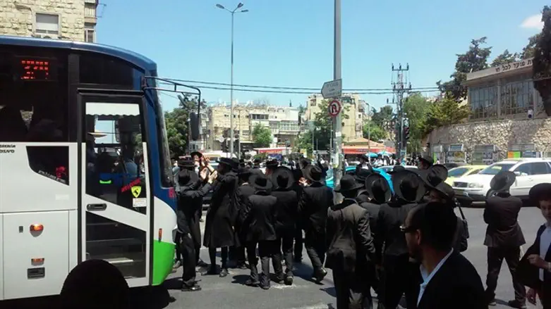 מפגינים חרדים קיצונים. ארכיון