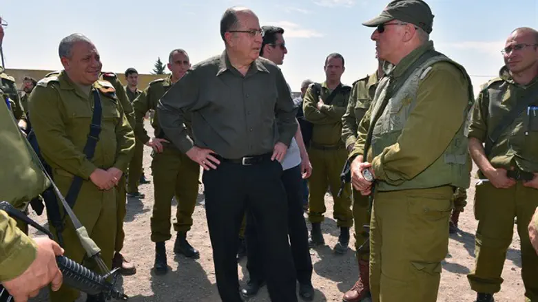 שר הביטחון יעלון