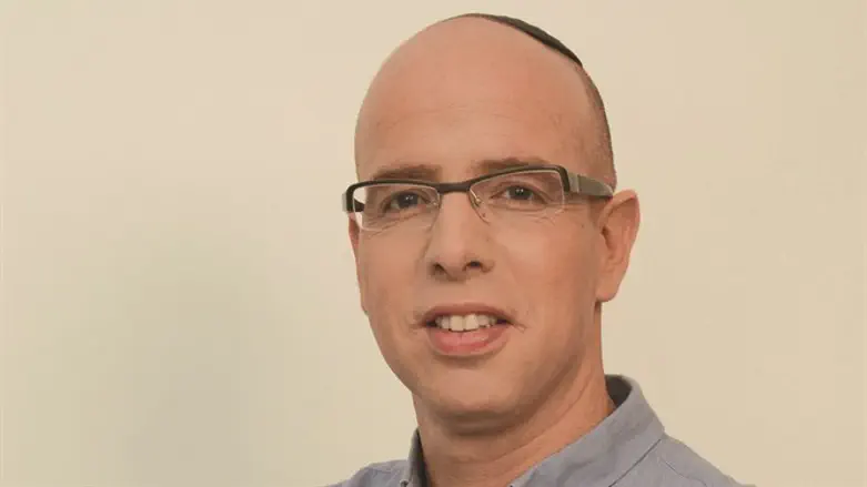 סיוע מהלידה עד הקבורה. אוריאל לדרברג