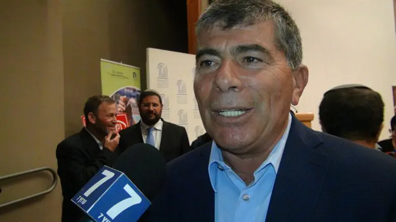 שרות לאומי או בטחוני לכל. גבי אשכנזי