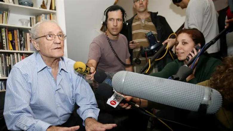 Prof. Sternhell