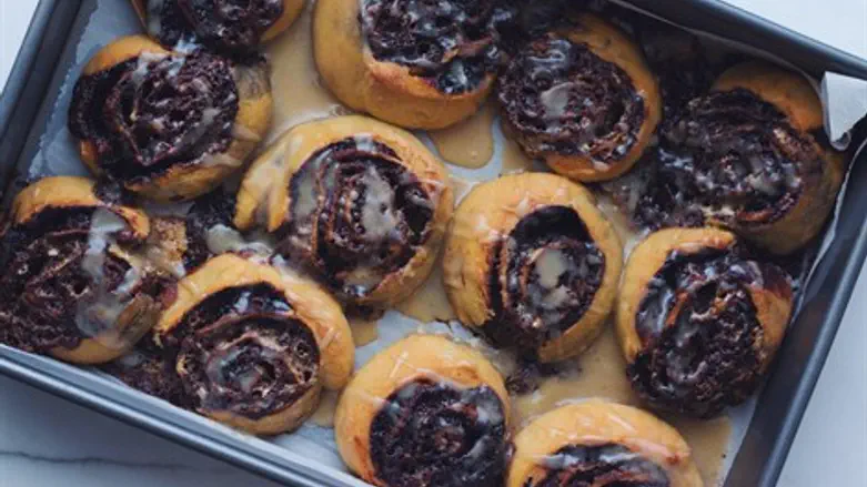 Chocolate, halva and tahini swirl buns