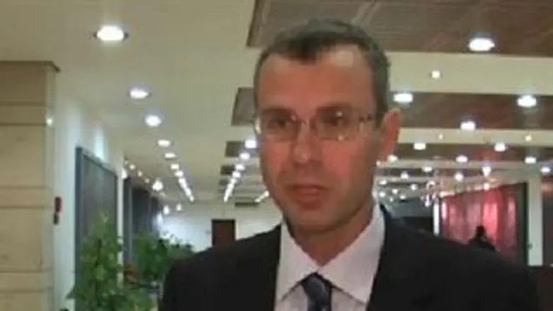 דורש משמעת. לוין