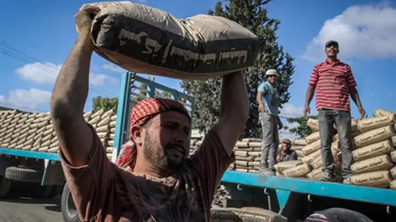 Cement enters Gaza through Rafah crossing, June 2015