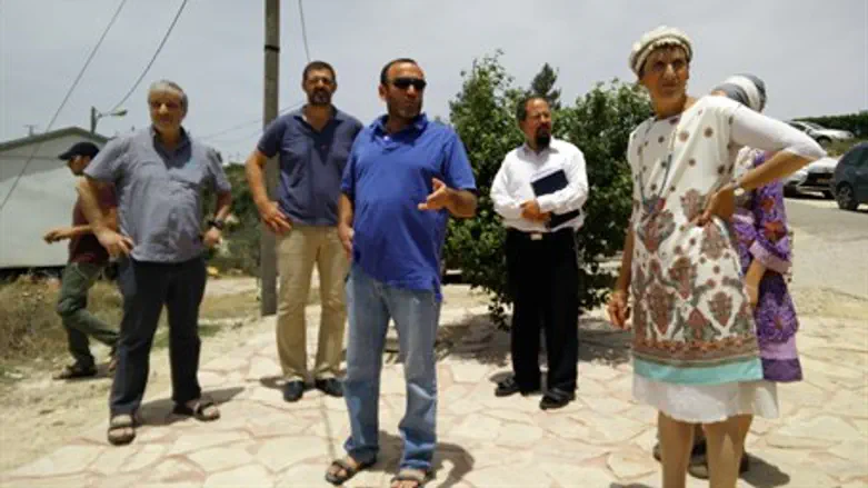 Shuli Muallem visits Amona