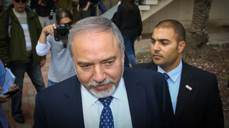Avigdor Liberman (C)