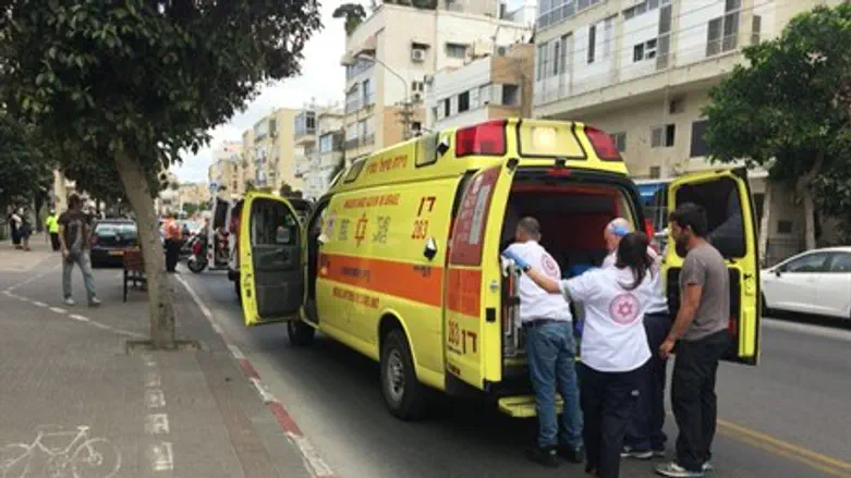 Ambulance (illustration)