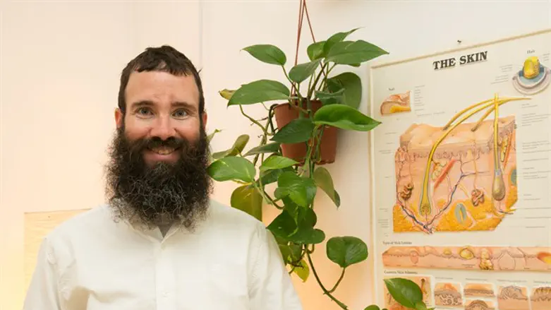 "אני גשר בין הרפואה הקונבנציונלית לטבעית". ד"ר גיל שחר