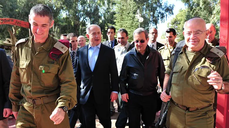 מה שמותר ליאיר גולן (משמאל), אסור ליאיר נווה (מימין)