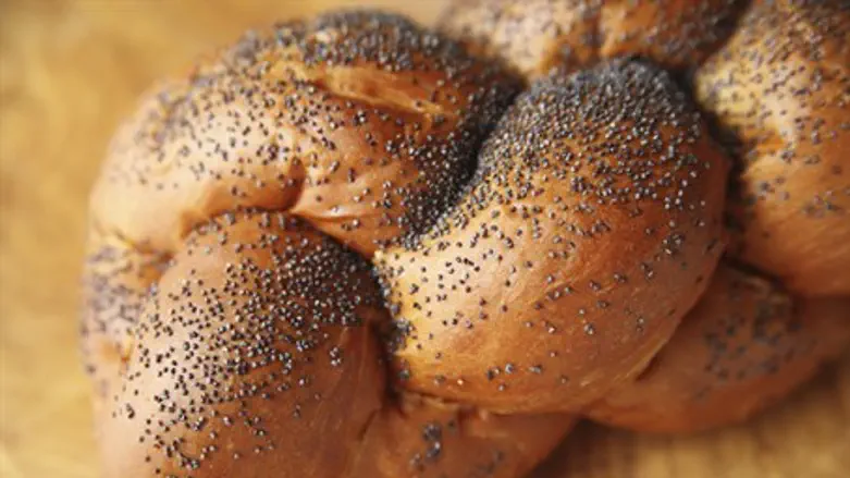 Challah (illustration)