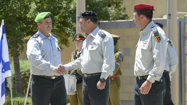 ידנו על ההדק