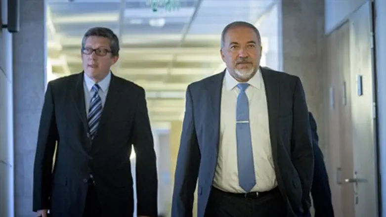 Avigdor Liberman arrives for coalition talks with Likud