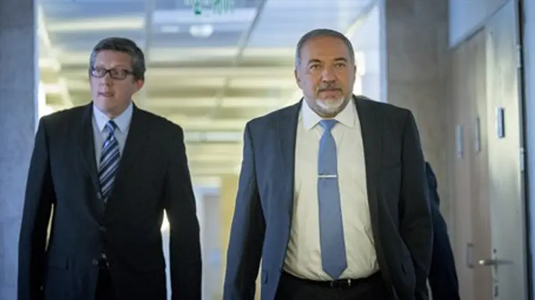Avigdor Liberman arrives for coalition talks with Likud