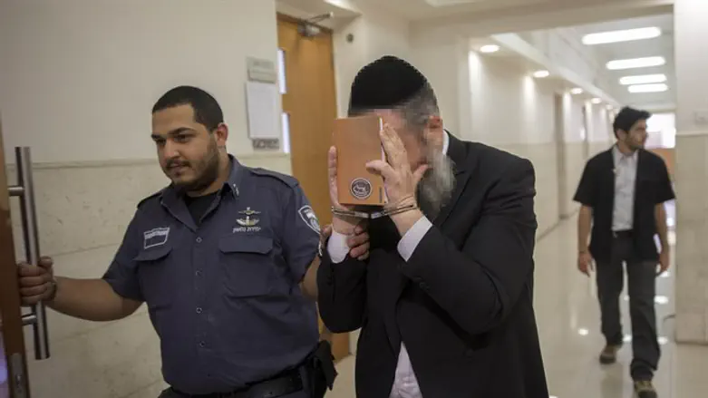 החשוד בבית המשפט