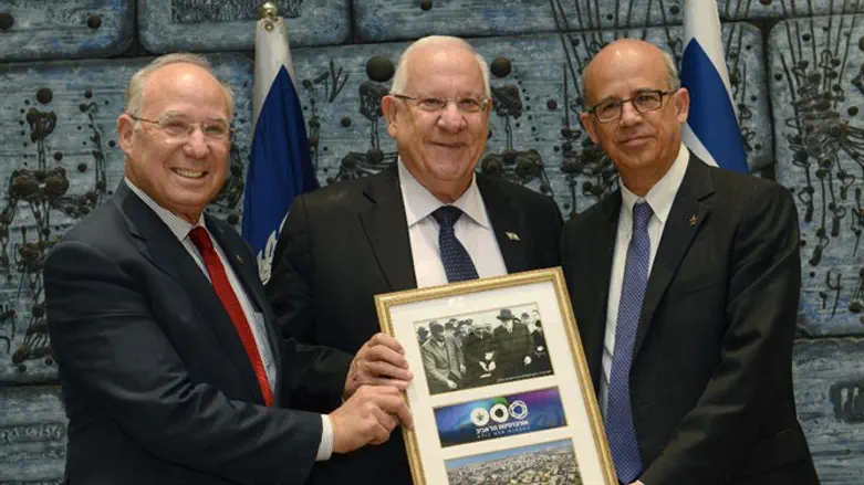 ריבלין עם נציגי האוניברסיטה