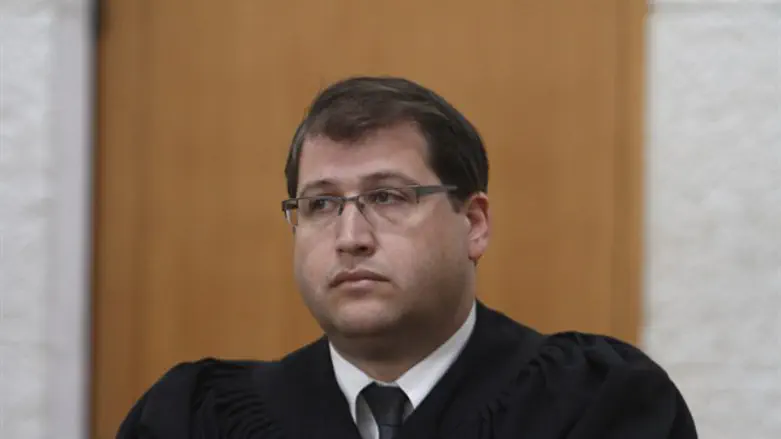 להיות או לחדול. עו"ד ספרד