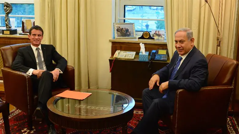 מוכן למו"מ ישיר. נתניהו ומקבילו הצרפתי