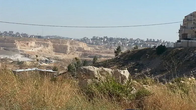 הרישיונות ניתנו למרות שאין תב"ע מאושרת. מחצבה פיראטית בשומרון