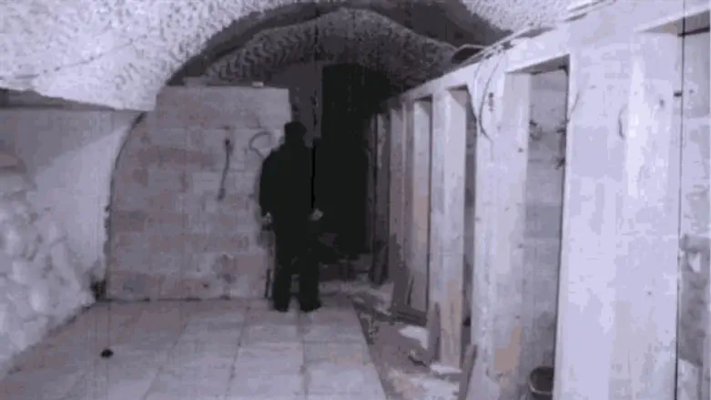 בניית השירותים