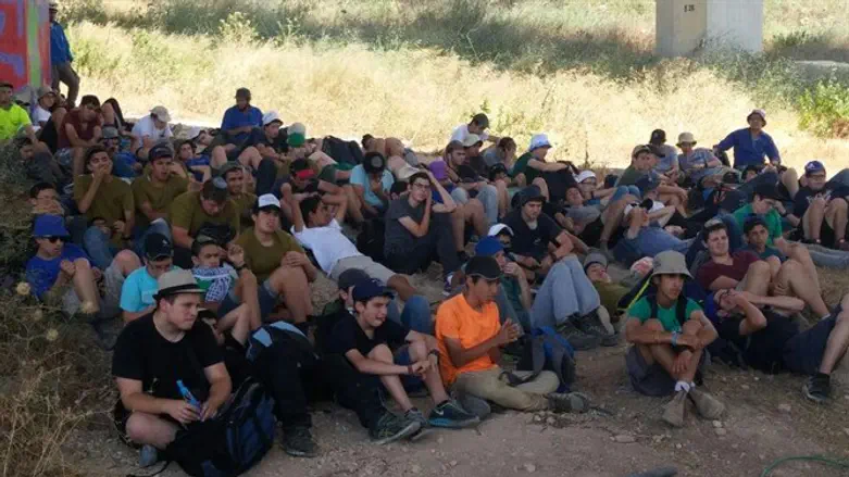 חניכי עזרא במסע גרעין