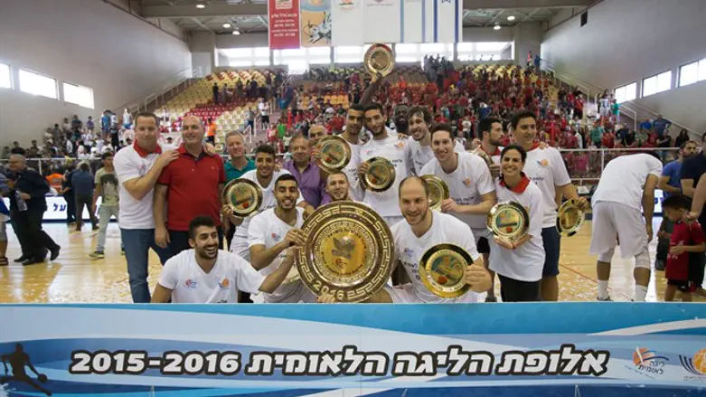 חוזרים אל הליגה הבכירה לאחר עונה אחת, שחקני הגלבוע