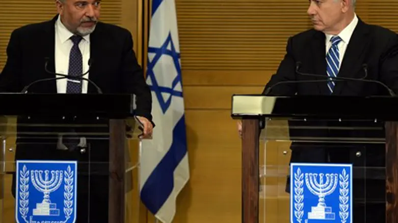 Премьер-министр и министр обороны