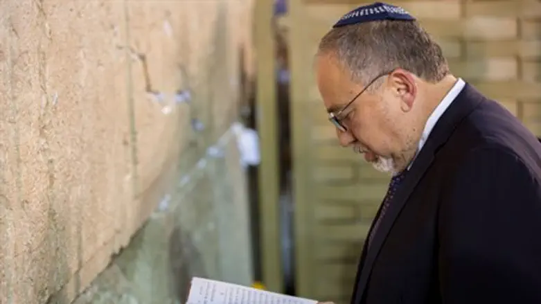Авигдор Либерман у Стены Плача. Вчера