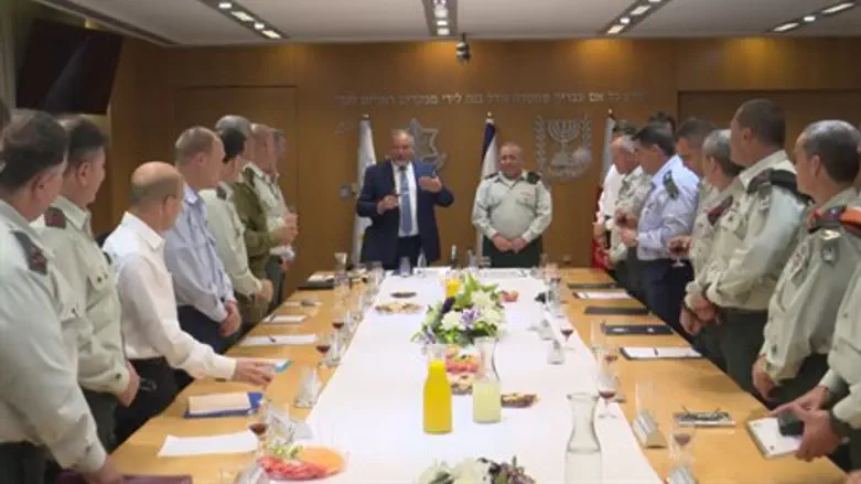 Либерман на встрече с генералами генштаба