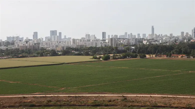 קחו בחשבון גם את המיסוי וההיטלים. קרקע חקלאית בגוש דן