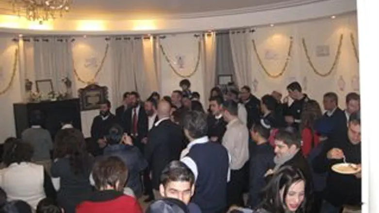 מסיבת חנוכה במדרש הספרדי בשנגחאי