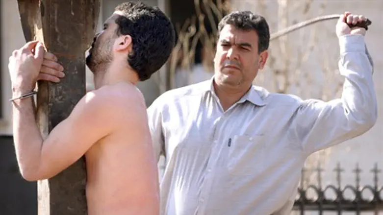 Prisoner punished with lashes in Iran