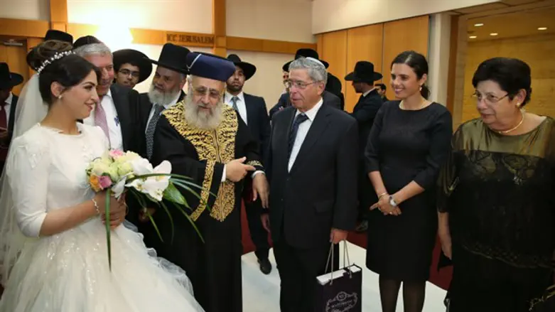 חתונת בת הרב