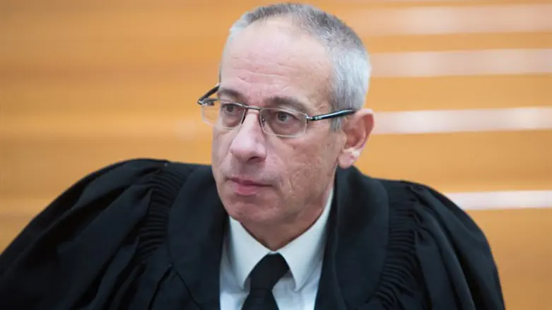 עו"'ד נבות תל צור