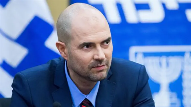 Амир Охана