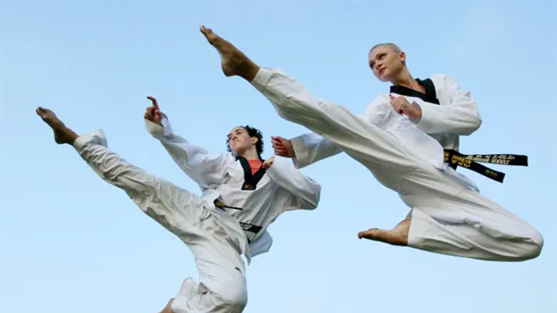 מירקין (מימין) יחד עם בת אל גטרר. טרגדיה