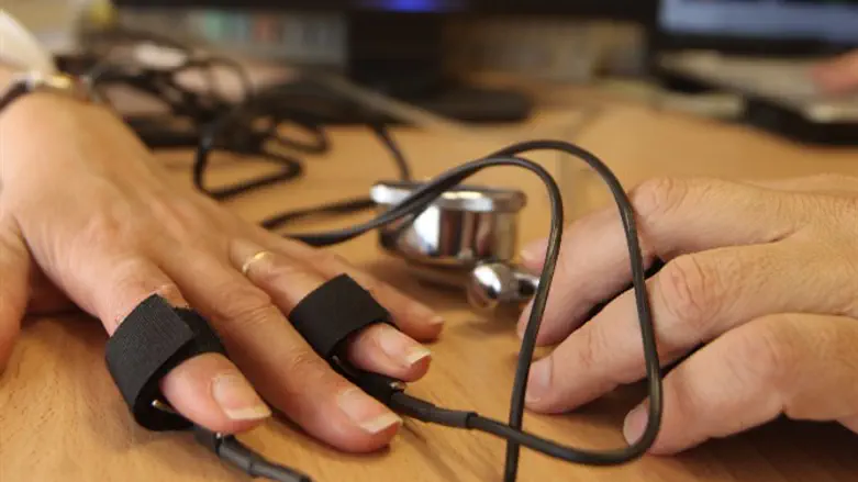 בדיקת פוליגרף. אילוסטרציה