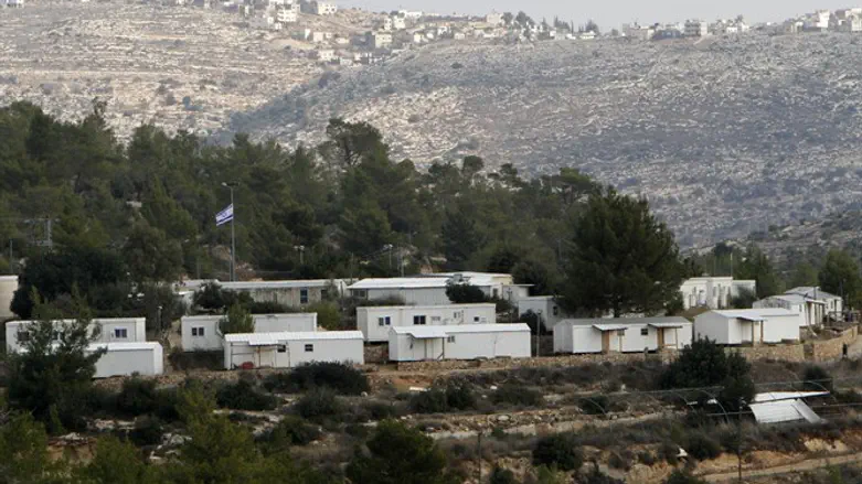 פאתי היישוב נווה צוף. ארכיון