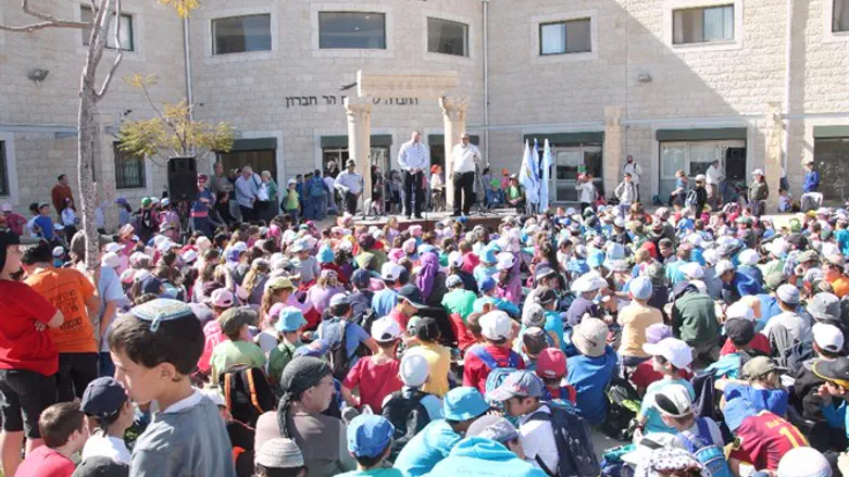 צומחים. ילדי הר חברון