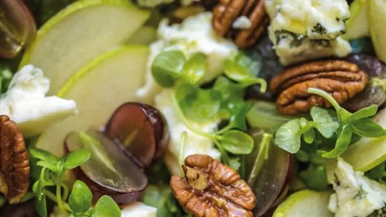 Cheese, pear and grape salad