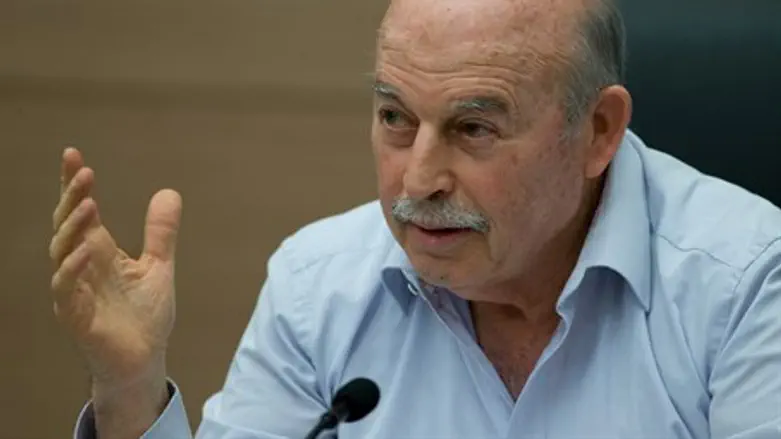 Нисан Сломянски