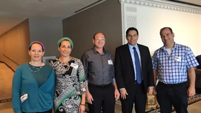 Дани Данон и родители жертв террора