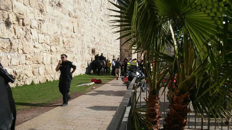 זירת הפיגוע, סמוך לשער יפו
