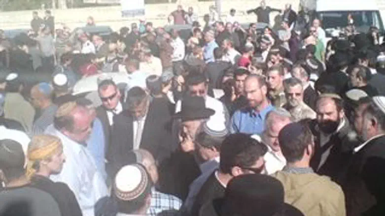 הלוויתו של הרב חי הי"ד