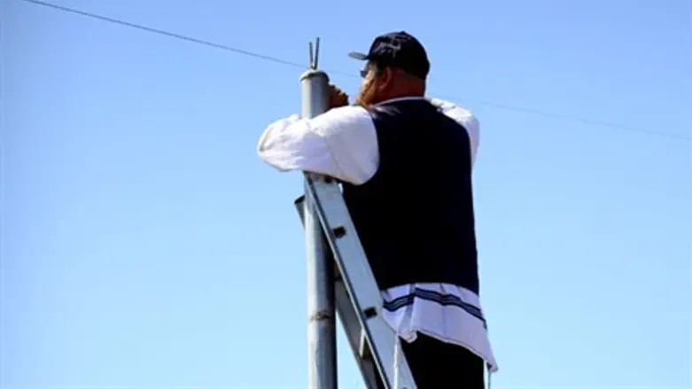 Erecting an Eruv (archive)