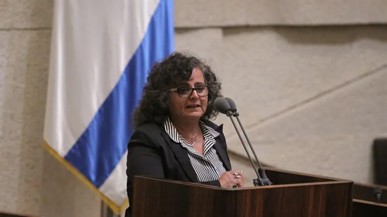 דחתה למועד בלתי ידוע. עאידה תומא סלימאן