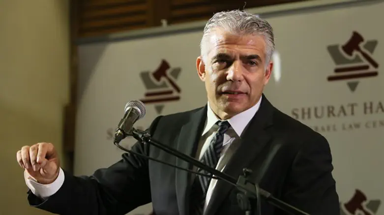 יתמוך. לפיד