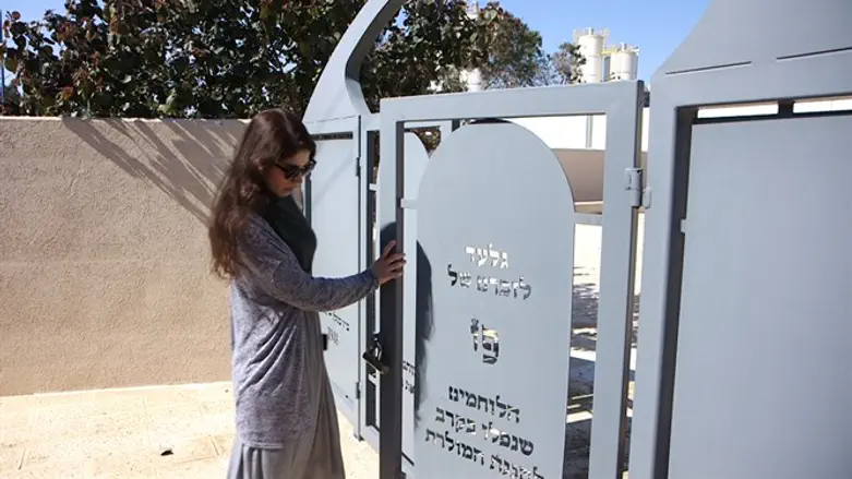 הודרו מהאתוס של המלחמה. האנדרטה לזכר הפלוגה