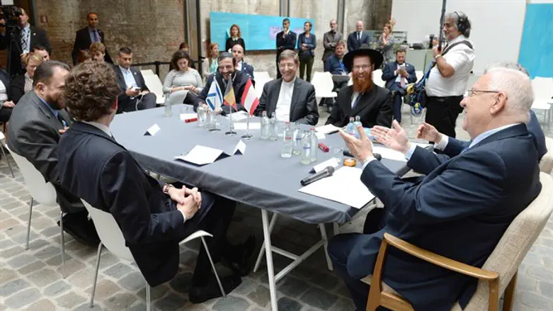 ריבלין עם מנהיגי הקהילות הדתיות