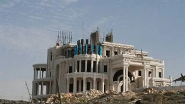 הטירה הלא חוקית